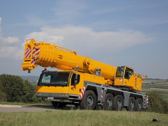 LIEBHERR LTM 1220